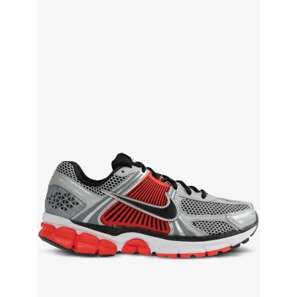 Nike Air Zoom Vomero 5 Mens Size 10.5 Metallic Silver Black Red FJ4151-005